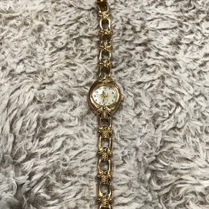 >Cute winne the Pooh vintage collectible watch!!